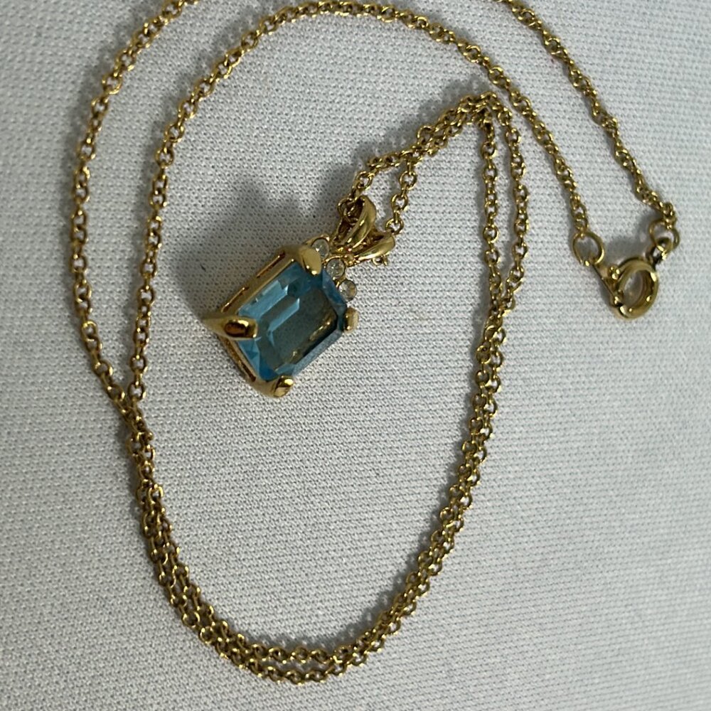 Gold Tone Faux Blue Topaz Square Pendant Chain Necklace 18" Delicate Dressy - Picture 6 of 6
